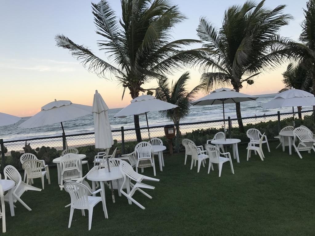 Flat Guarajuba Beira Da Praia Pe Na Areia Екстериор снимка