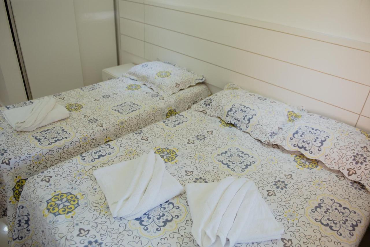 Flat Guarajuba Beira Da Praia Pe Na Areia Екстериор снимка