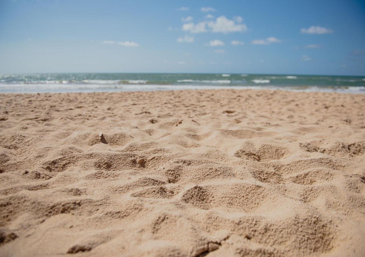 Flat Guarajuba Beira Da Praia Pe Na Areia Екстериор снимка